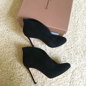 Gianvito Rossi Black Suede Ankle Vamp Bootie IT 36.5 US 6